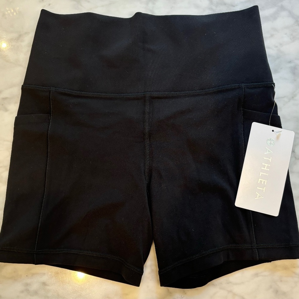 NWT ATHLETA Salutation Stash High Rise 5 Short
